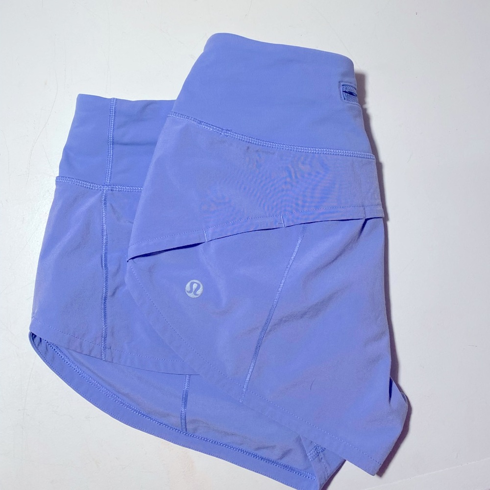 Size 2 2.5” hydrangea blue lululemon speed ups
